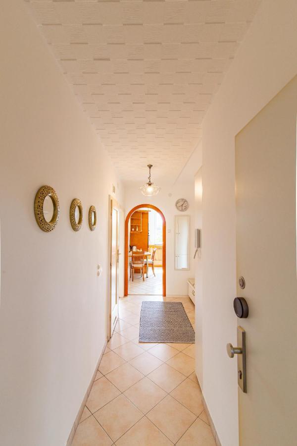 Best Rated Central Apartment Vienna - Ac, Wifi, 24H7Days Self Check-In, Board Games, Netflix Εξωτερικό φωτογραφία